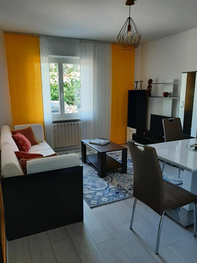 Ferienwohnung Stanovanje Zusterna Koper Exterior foto